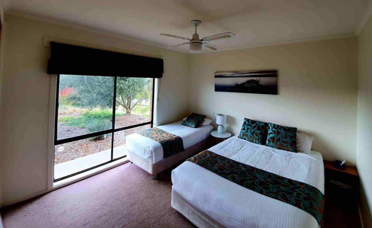 Shepparton Golf Motel Exterior photo